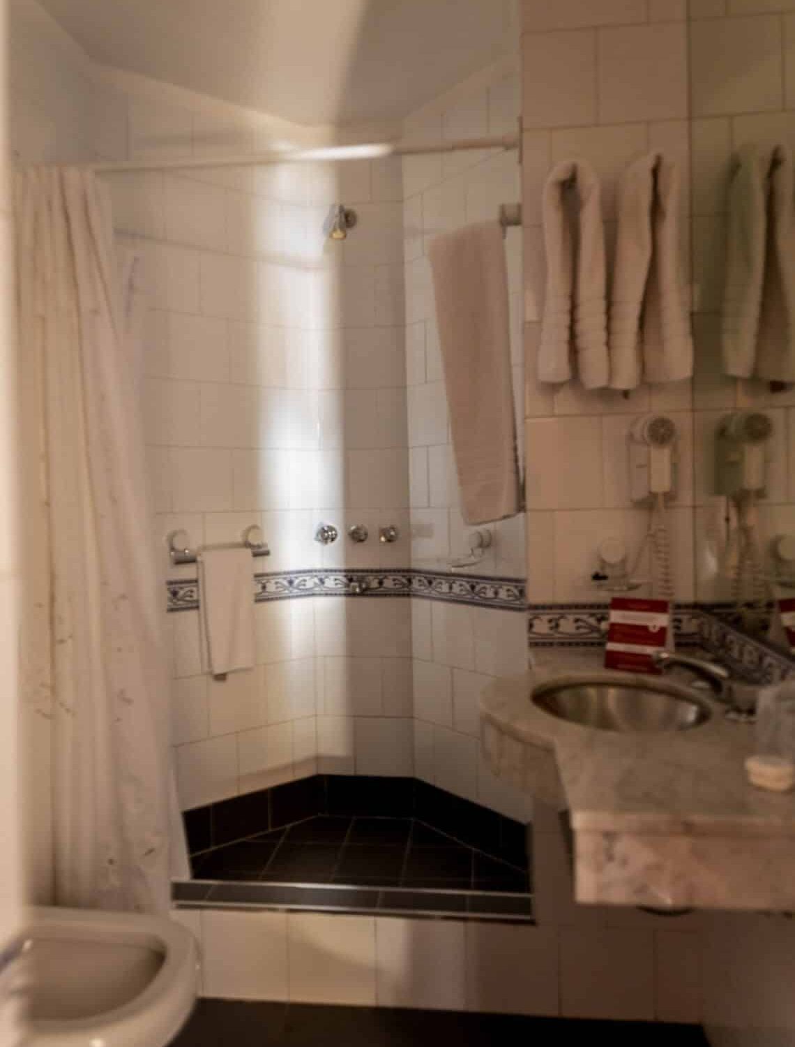 habitacion-single-ejecutiva-superior-1_opt